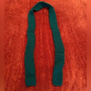 Knit Teal Narrow Winter Scarf (NWOT)